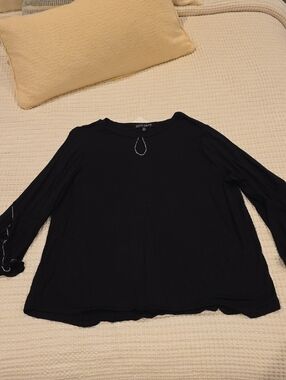 Inner Circle Gorgeous Black Long-Sleeve Top